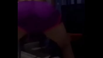 Preview 4 of Filme Cu Masaj - rica culona bailando