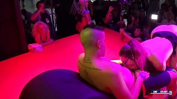 Preview 2 of Turkish Teeni - NUEVO SHOW EN PUBLICO DE ZENDA Y SUS GRANDES TETAS NATURALES