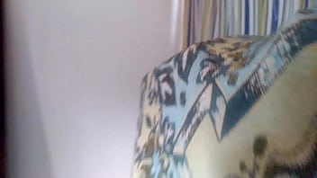 Preview 1 of Rodea Joi - espio a mi hermano mientras se masturba por primera vez en el ba&ntilde_o de mi mama