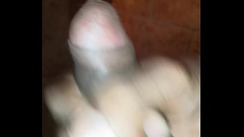 Preview 3 of Tube Videos Tea Leoni - Baiano se masturbando no banheiro