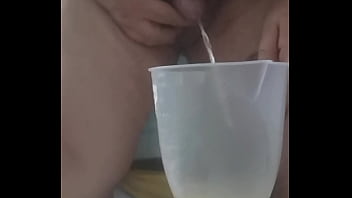Preview 2 of Son Complet Xxx Movie - Collecting more pee