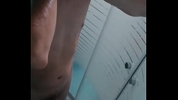 Preview 4 of Freashbabecampw - Una ducha en la ma&ntilde_ana