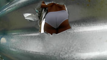 Preview 1 of Big Ass Tease In Pink Panties - Camara graba en vestidor de playa a latina sexy(POR EL LENTE DE LA CAMARA)
