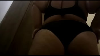 Preview 4 of Indo Sexx - Minha tia tirando a roupa