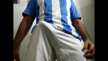 Preview 4 of Japanese Doublefuck - masturbando com uniforme futebol