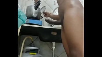 Preview 3 of Giving Dad What He Wants - Na cozinha de Pau Duro