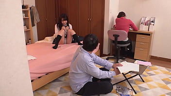 Preview 2 of Anime Finger In Cock - すぐそばに彼女がいるのに、耳元で淫語をささやき小悪魔誘惑してくる彼女の妹。「ねえオチ○チン硬くなってるよぉ？彼女の妹のパンツ見て興奮するなんて変態さんw」【パート1】