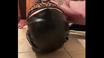 Preview 3 of Sex Nguoi Dit Cho - Somebody come give me some real cock!