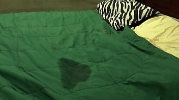 Preview 4 of Primas Ecuador - Pee Desperation Starring Fifi Foxx