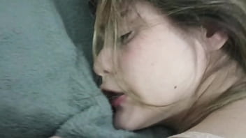 Preview 4 of American Big Pussy Mom - Hermanastros follando Duro