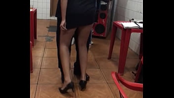 Preview 3 of Phonemix Meria - Minha mulher puta dan&ccedil_ando de micro vestido num buteco