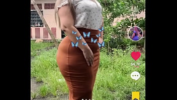Preview 3 of Bead Massage - Bunduda com a calcinha marcando