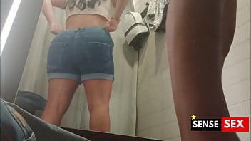 Preview 4 of Indian Bhabi With Bf - Cambiandose de ropa-mirando debajo de faldas