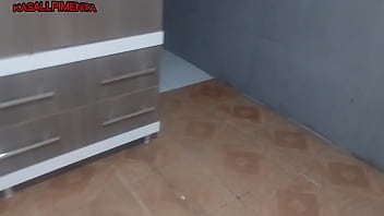 Preview 1 of Big Butt Bbw Granny 8 - fui fazer xixi enquanto ele tomava banho para ver o pau dele