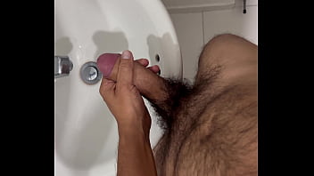 Preview 3 of Mealty Pussy - Verga peluda sacando leche