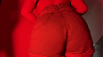 Preview 1 of Anal Vibrator Silicone Theta - Su amiga nos graba en un dep&oacute_sito con luces rojas mientras la garcho duro y le lleno el culo de leche