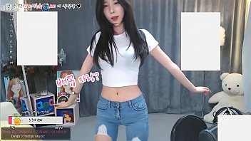 Preview 1 of Sopie Dee Brazess - G&aacute_i H&agrave_n Quốc nhảy h&ocirc_m nay t&ocirc_i thế n&agrave_o