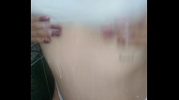 Preview 2 of Straight Man Gets Ass Rimmed - ba&ntilde_o de leche en la ducha de mi hermanastro,  juego para complacerte