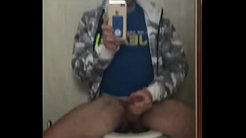 Preview 3 of Fathers Ans Son - Mec grosse queue se branle dans les toilettes