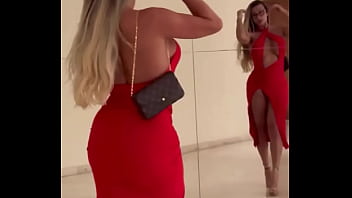 Preview 1 of Femdom Sissy Bi - Ontem fui assim pra balada,  o que achou do look vermelho? Se me encontrasse na balada me pediria um beijo? Ontem fiquei c...