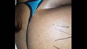 Preview 2 of Lonely Horny Stepmom Seduced Son - Mientras  grababa el video para xvideo  no aguant&oacute_ las ganas y se follo a pielcanela84   primera cojida de la culona