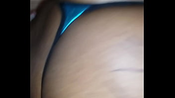 Preview 4 of Lonely Horny Stepmom Seduced Son - Mientras  grababa el video para xvideo  no aguant&oacute_ las ganas y se follo a pielcanela84   primera cojida de la culona