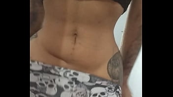 Preview 1 of Husband Porn Peeing Pants - KAMILLY CAMPOS MOSTRANDO MEU PAU NO ESPELHO