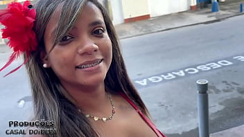 Preview 1 of Daddy Srx - Marido convenceu a esposa a foder com os amigos depois do bloco de carnaval e ela deu ate cu antes de ganhar leite