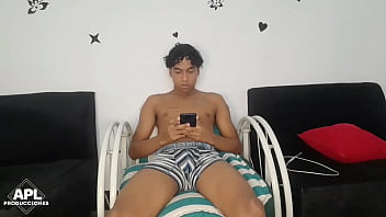 Preview 1 of Mom Like Very Hard And Fast - Sali del ba&ntilde_o y me encuentro a mi hermanastro bien cachondo jalandose su gran verga y quise ayudarlo - Parte 1
