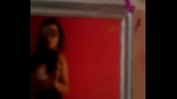 Preview 3 of Klodbuqrw - Desnuda frente al espejo en casa (Lilith babesexy)