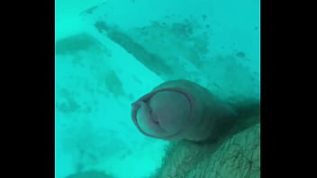 Preview 2 of Topchatporno - Je jouis dans la piscine sans les mains
