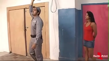 Preview 1 of Teacher Sister Hot Water - Bombeiro Tarado Apaga o Fogo Da Gostosona