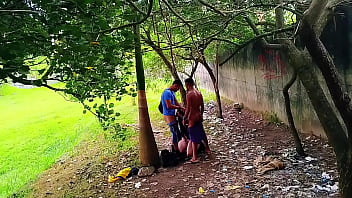 Preview 4 of Perkyfuck - Dando pra um pauzudo na trilha quando apareceu mais um,  acabei ganhando leite de todos - FULL RED