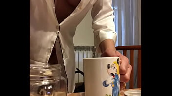 Preview 3 of Celestexxx - Colazione con cazzone