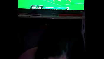 Preview 1 of Upside Down Jerk - me follo a la mama de mi amigo viendo el juego de senegal vs paises bajos 0-2 mundial de qatar 2022 videos caseros