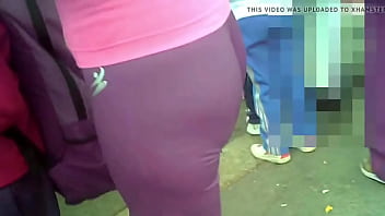 Preview 2 of Sixteen Porn Pussy Duck - Madura Culona en Calza Lycra
