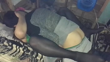 Preview 2 of Tia Bajpai Sex - La puta de mi novia me pide que cogamos de misionero grabamos con el celular