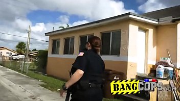 Preview 2 of Teen Babe Couple Sex - Ghetto ebony guy smacking MILFs like a madman