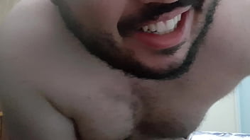 Preview 1 of Hairy Russian Blowjob - Mostrando a cueca Carioca