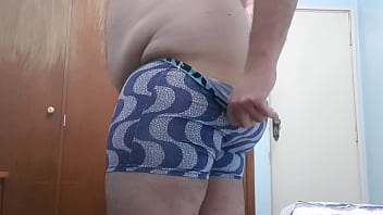 Preview 4 of Hairy Russian Blowjob - Mostrando a cueca Carioca