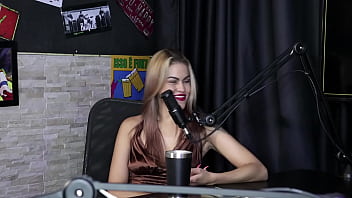 Preview 4 of Yuonger Son Linking Pussy Mom - Uma vez ele fez um atendimento para um homem,  falou do jogo do tigrinho e o orgulho que seu pau sentia - Yasmin Pariz &amp_ Ktal Vagabundo do Bom (SHEER/RED)