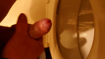 Preview 3 of Xnxxsexhdvideos - WC Penis schnell wackel Spiel.