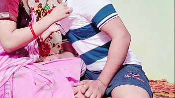 Preview 2 of Bioskop Porno Porn - देसी भाभी ने साड़ी पहनकर आपने यार को अच्छे से चूत पहनी