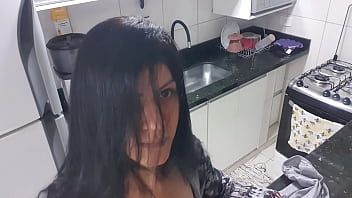 Preview 4 of Pompino Dentiera - DAMA SENSSUAL NA COZINHA !  MASTURBA&Ccedil_&Atilde_O