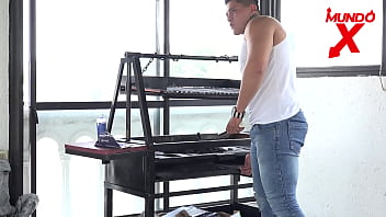 Preview 1 of Tubex Mobie In - The worker fucks his boss&#039_s daughter MUNDOXXX.COM
