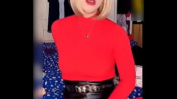 Preview 2 of Milf Share 1 Dick - 国产TS极品伪娘自慰