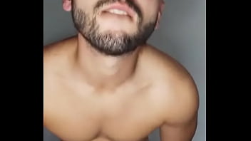 Preview 1 of Young Masturbang - Gostoso Latino batendo punheta e mostrando sua bunda gostosa