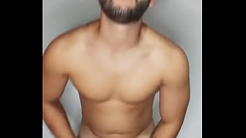 Preview 4 of Young Masturbang - Gostoso Latino batendo punheta e mostrando sua bunda gostosa