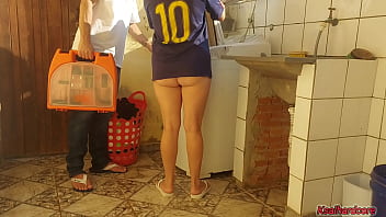 Preview 1 of Sexy Bf Rekha Panjab - Dona de casa casada paga t&eacute_cnico de m&aacute_quina de lavar com a bucetinha