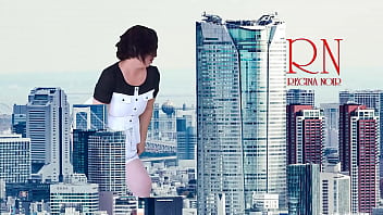 Preview 3 of Hd Xxxxx Chains 2018 - Wow! A giant lady without panties walks around the city. She&#039_s as tall as King Kong! Amazing show of a giantess! 3